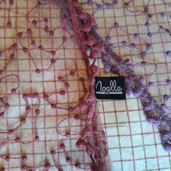 Lacey transparent scarf - Picture 7 of 7
